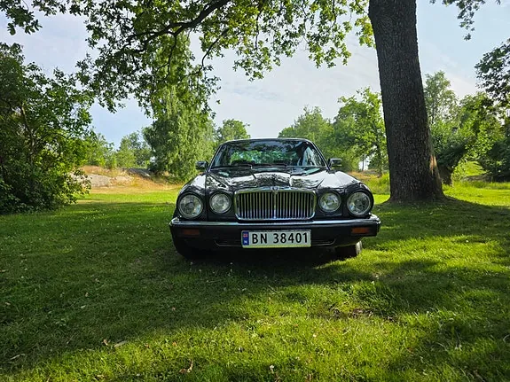 Jaguar Xj 1986 photo 2