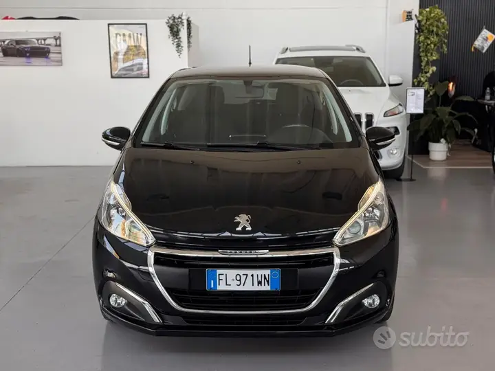Peugeot 208 2018 photo 2