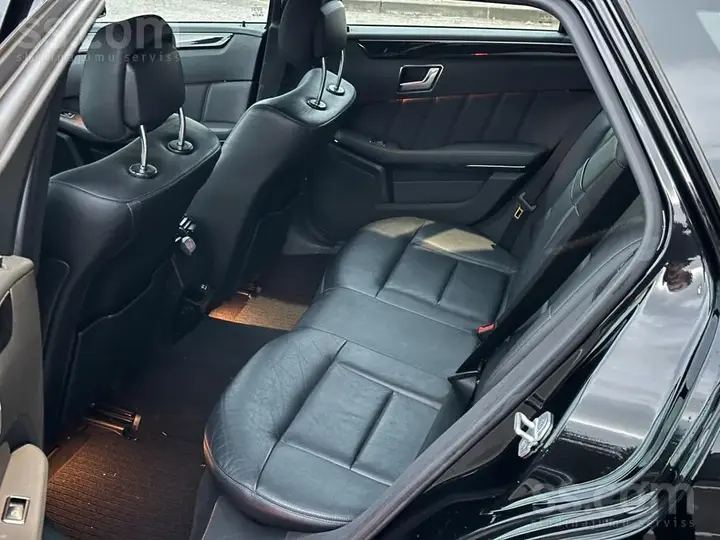 Mercedes-Benz E300 2012 photo 5
