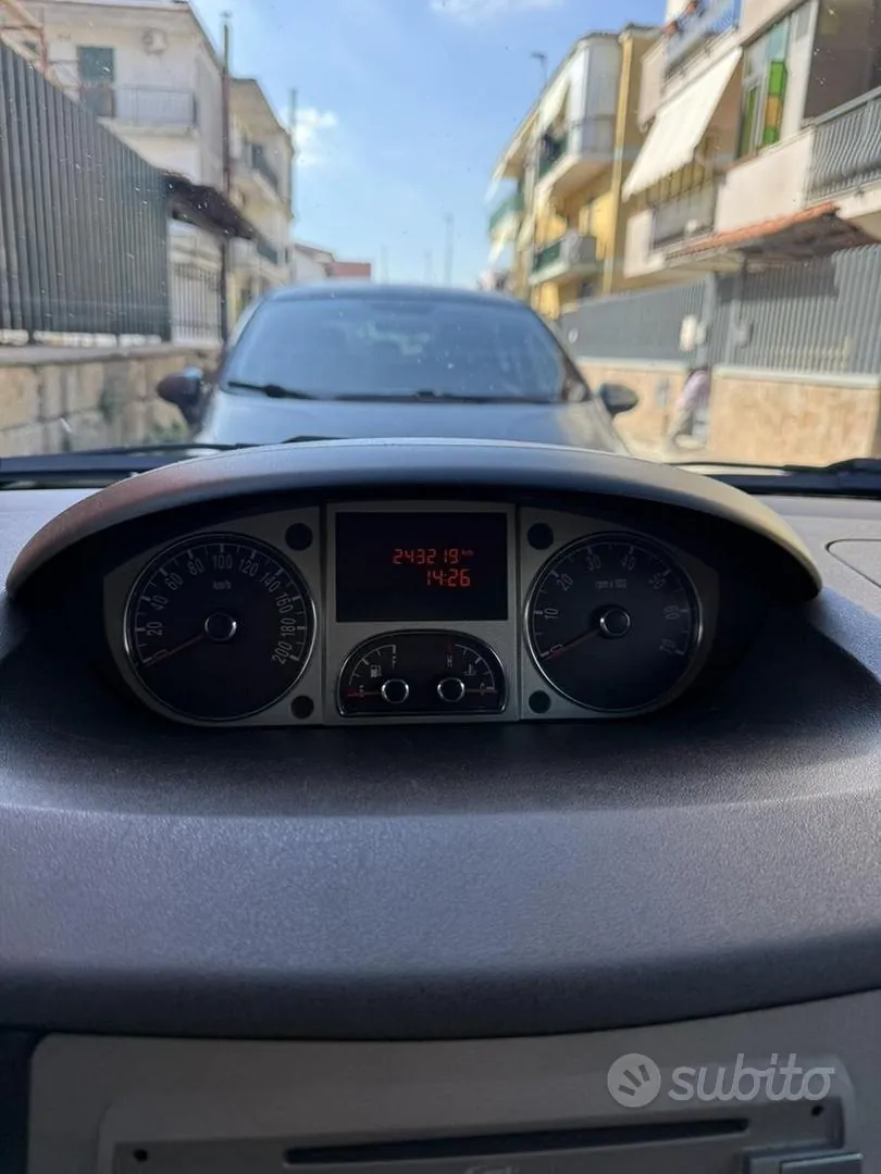Lancia Musa 2008 photo 5