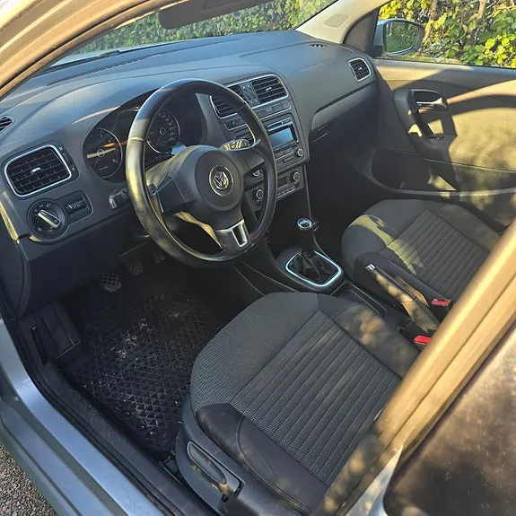 Volkswagen Polo 2012 photo 5