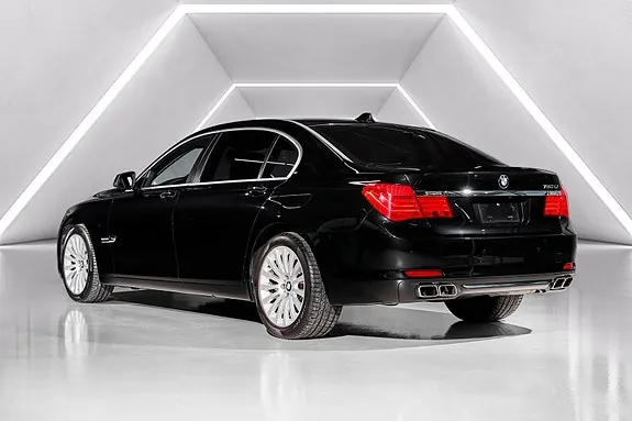 BMW 760Li 2010 photo 2