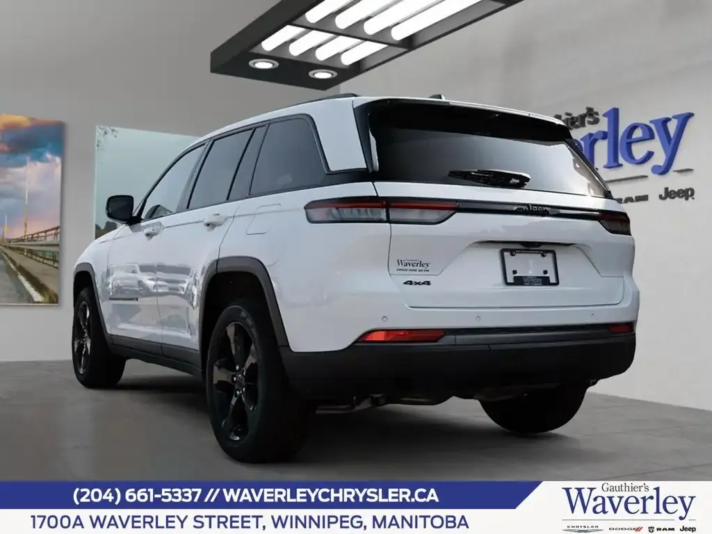 Jeep Grand Cherokee 2026 photo 3
