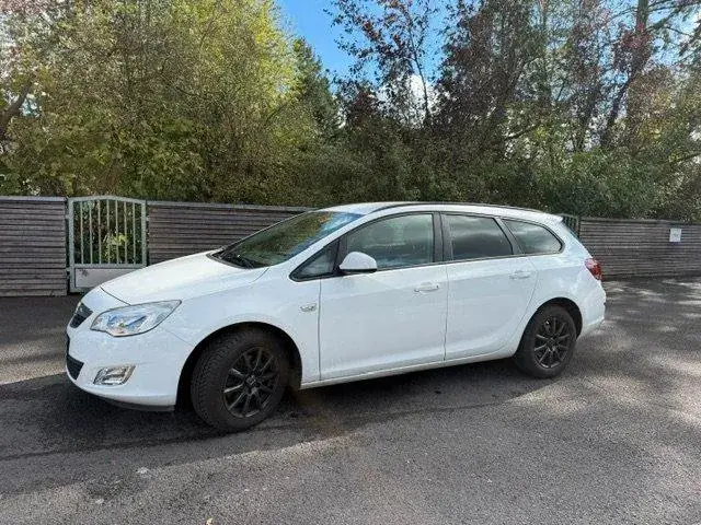 Opel Astra J