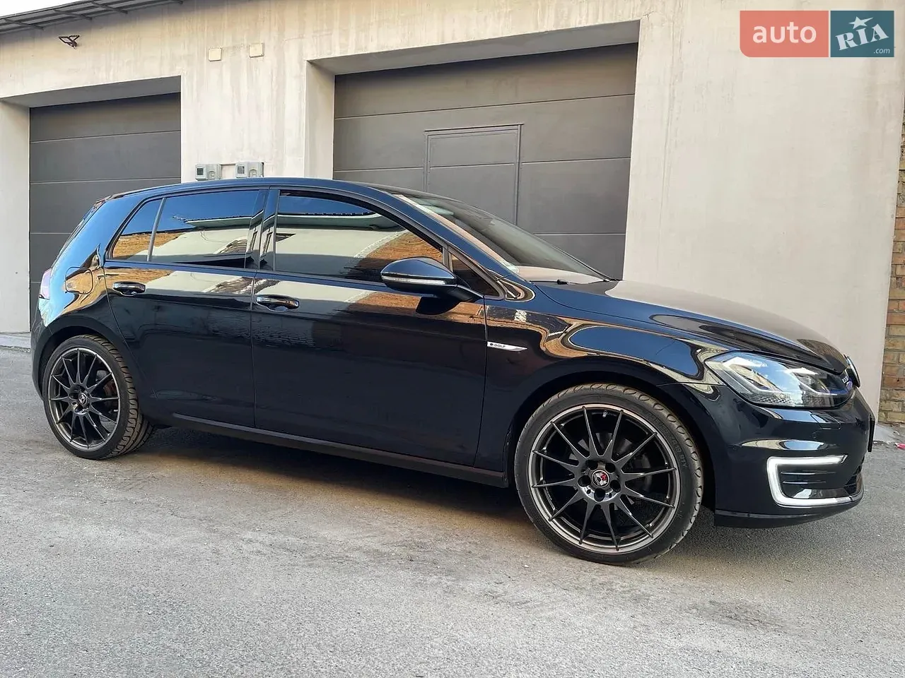 Volkswagen E-Golf 2019 photo 2