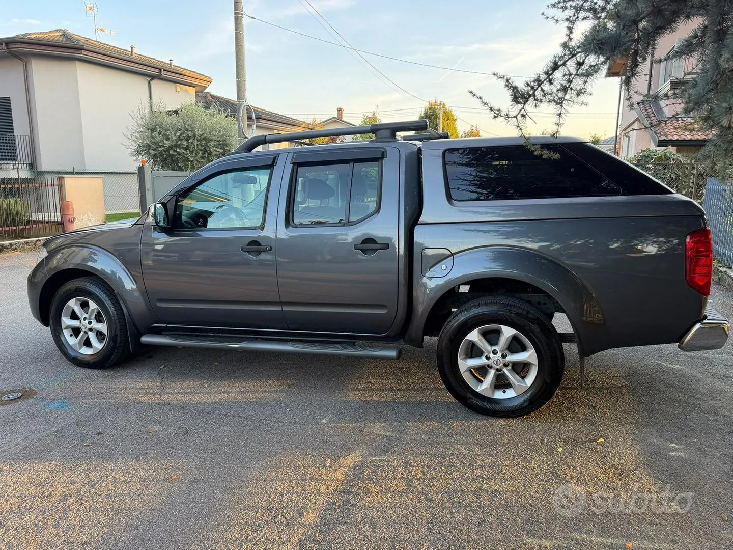 Nissan Navara 2011 photo 4