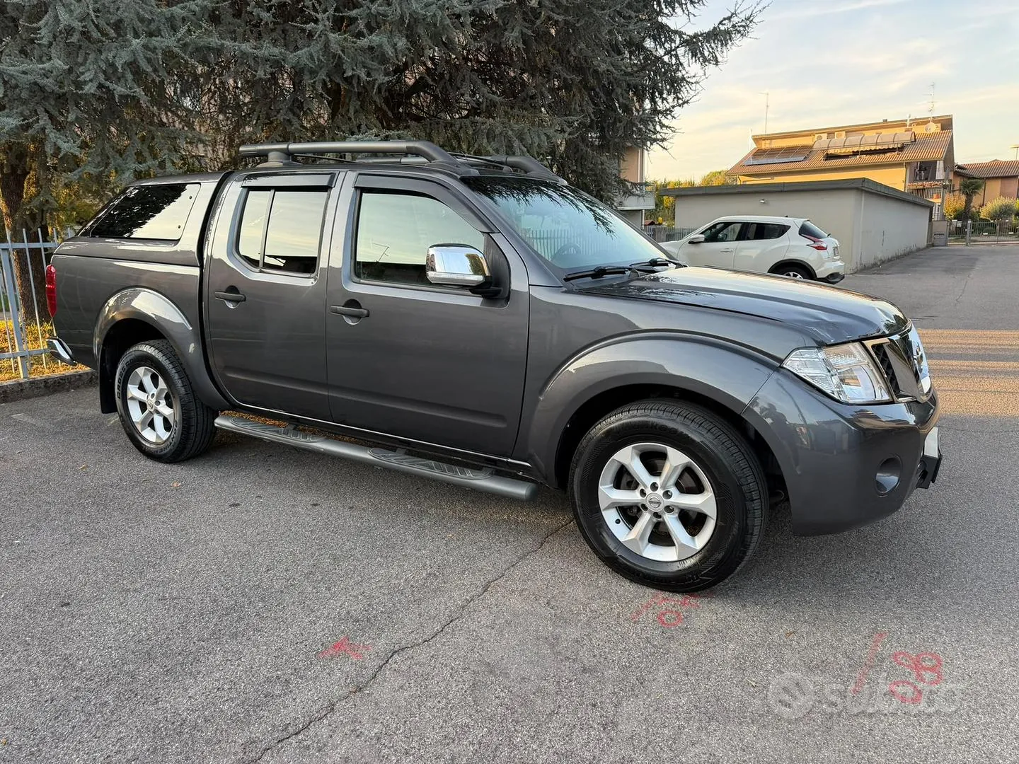 Nissan Navara 2011 photo 2