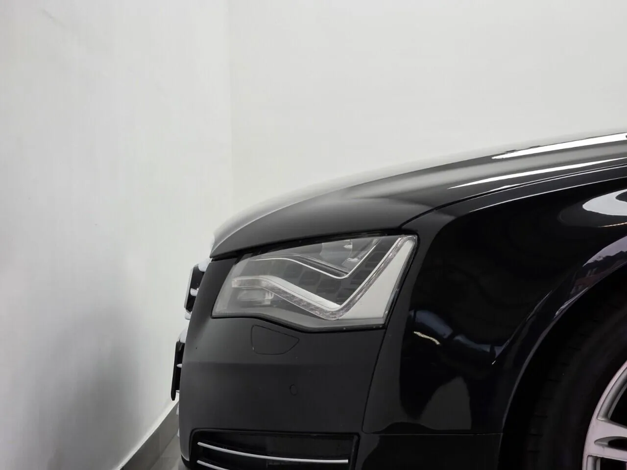 Audi A8 2011 photo 4