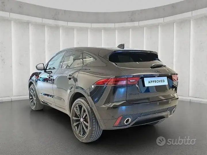 Jaguar E-Pace 2022 photo 2