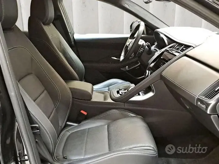 Jaguar E-Pace 2022 photo 3