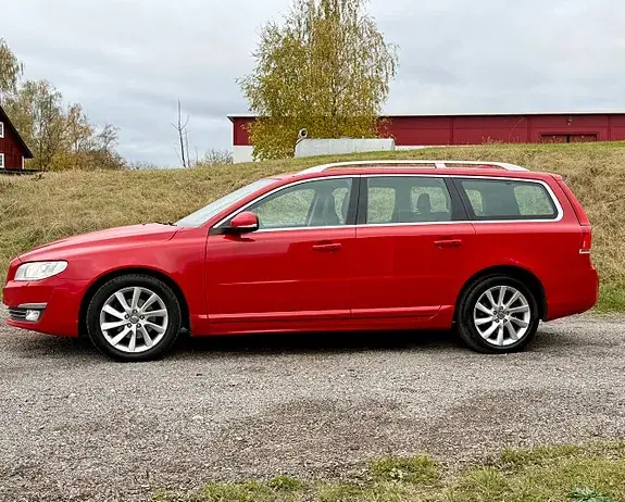 Volvo V70 2015 photo 2
