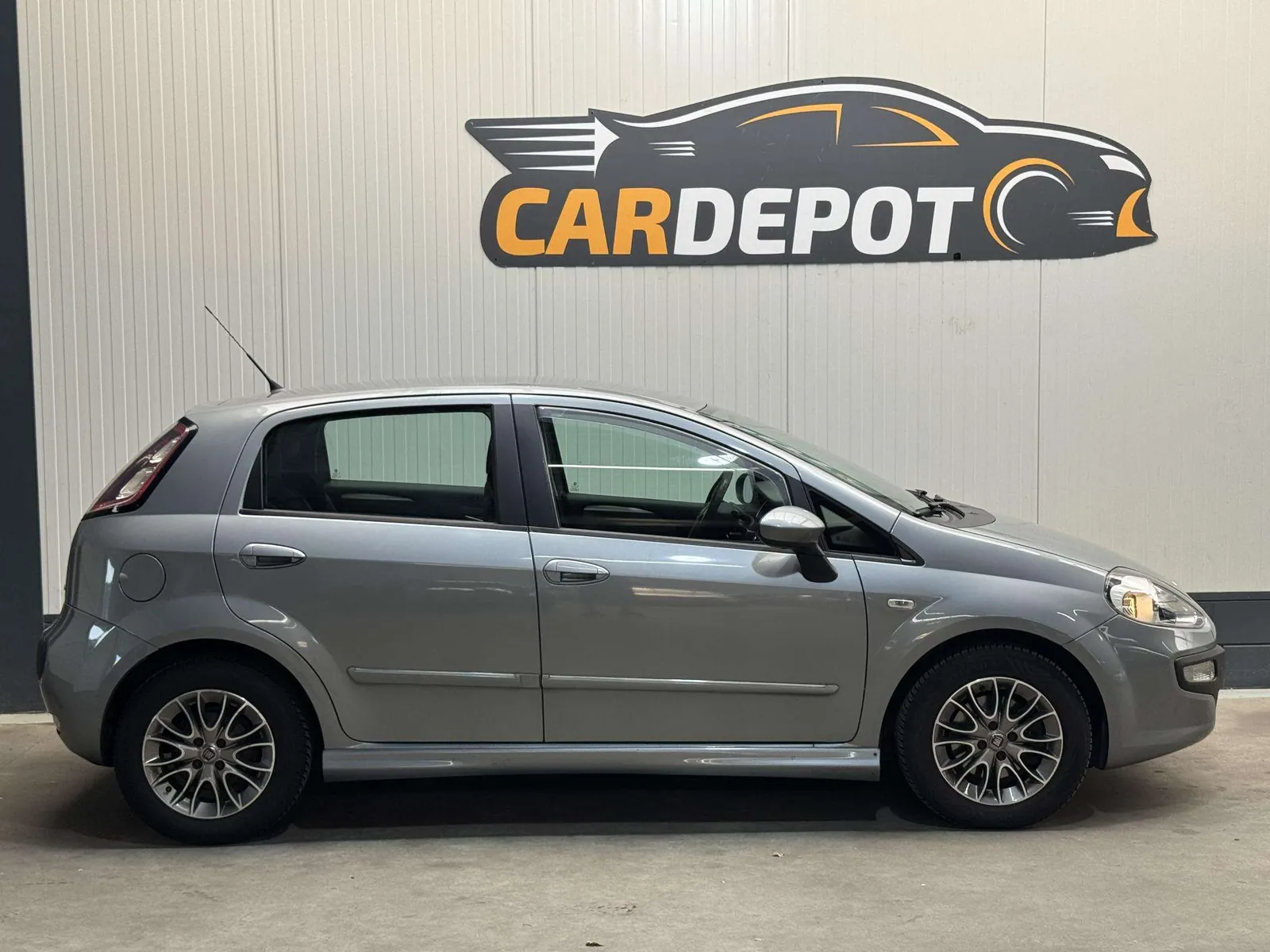 Fiat Punto Evo 2012 photo 4