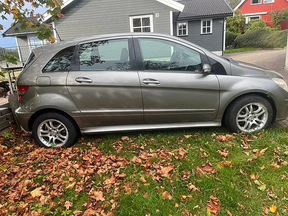 Mercedes-Benz B180 D 2006 photo 3