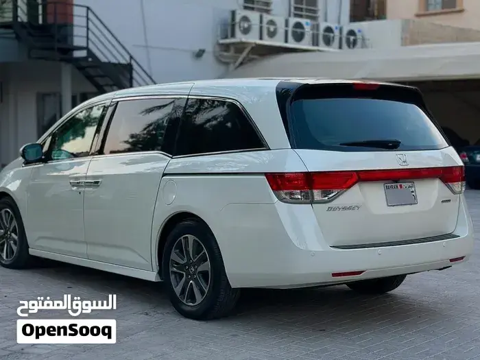 Honda Odyssey 2014 photo 3