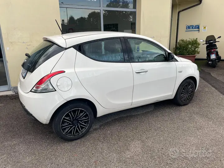Lancia Ypsilon 2021 photo 3