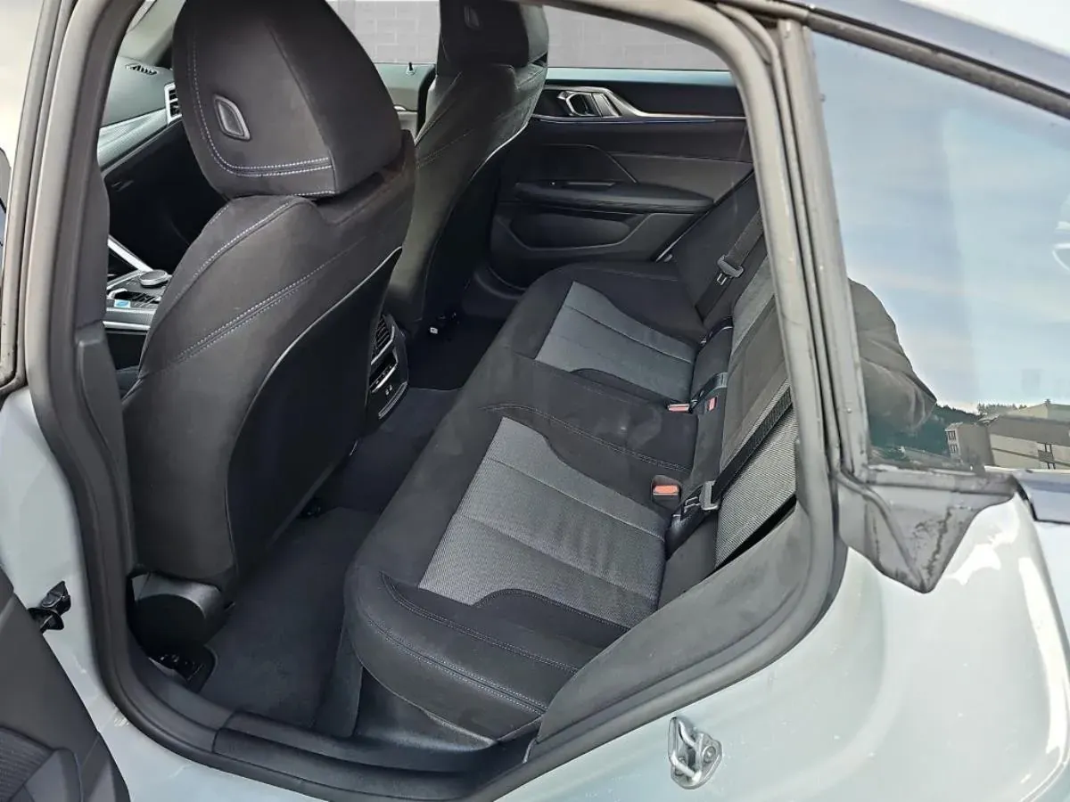 BMW I4 2025 photo 5