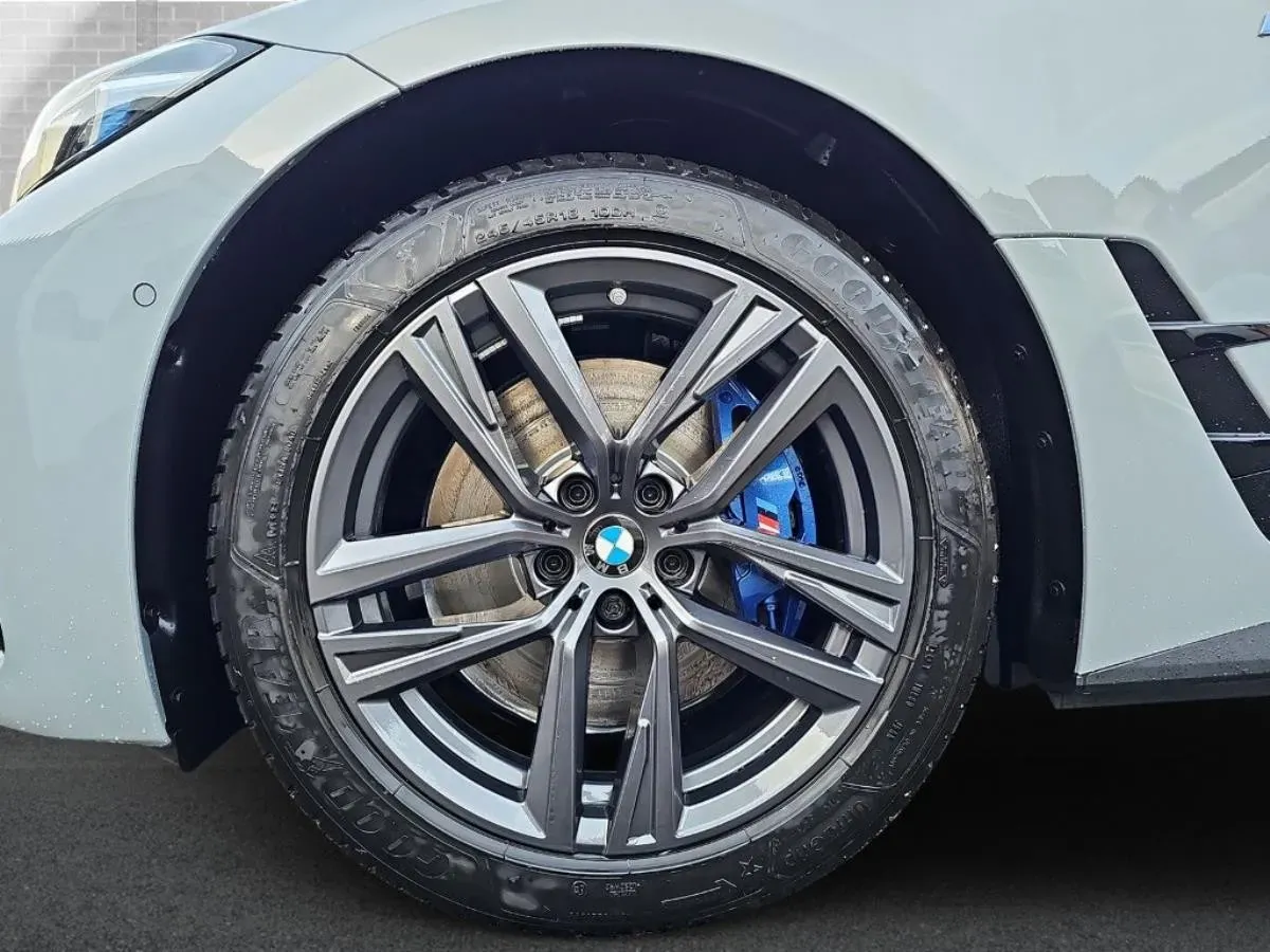 BMW I4 2025 photo 3