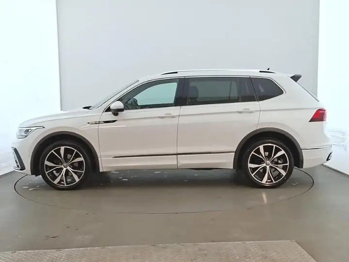 Volkswagen Tiguan Allspace 2023 photo 4