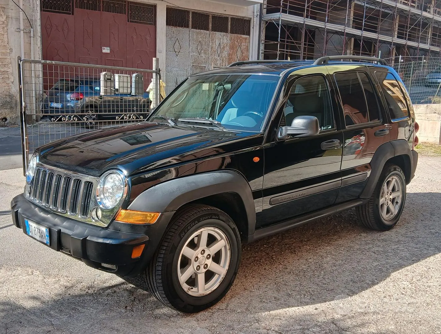 Jeep Cherokee 2005 photo 2
