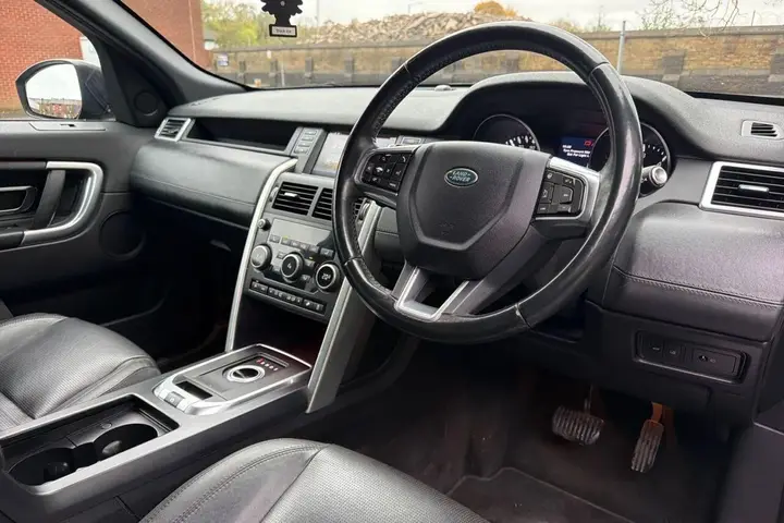 Land Rover Discovery Sport 2015 photo 2