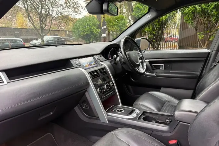 Land Rover Discovery Sport 2015 photo 4