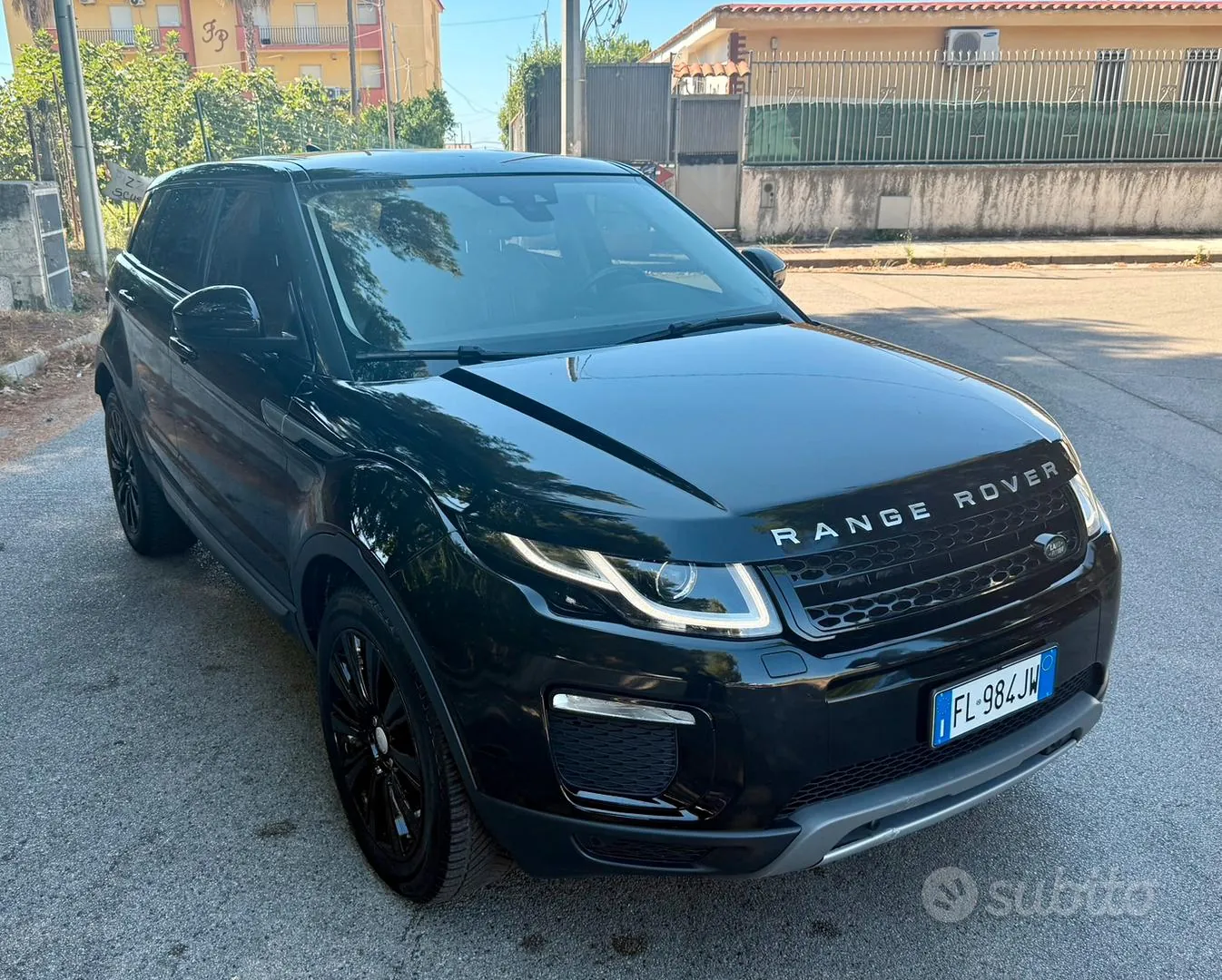 Land Rover Range Rover Evoque 2018 photo 2