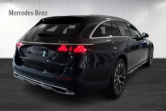 Mercedes-Benz E300 2026 photo 4