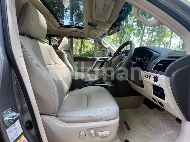Toyota Land Cruiser Prado 2017 photo 2