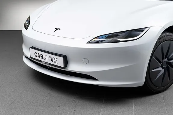 Tesla Model 3 2026 photo 2