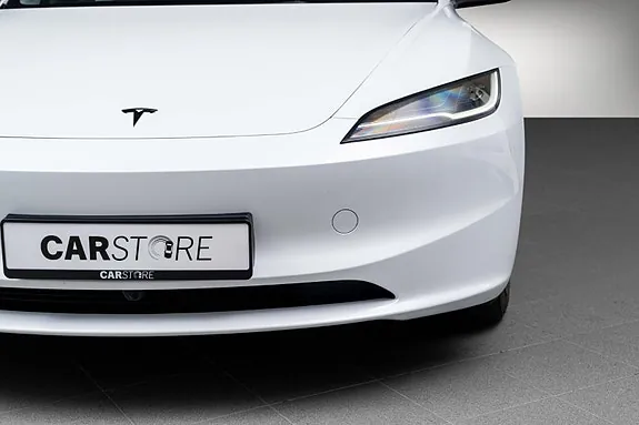 Tesla Model 3 2026 photo 5