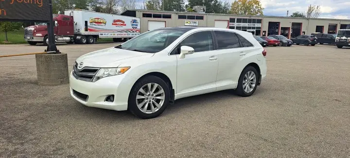 Toyota Venza 2015 photo 2