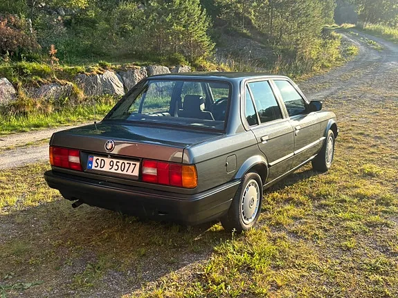 BMW 316 1988 photo 3