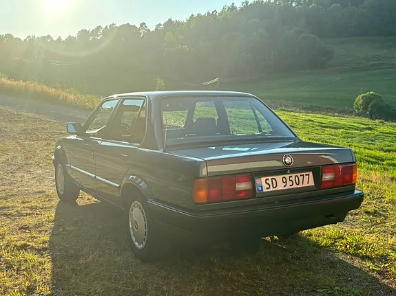 BMW 316 1988 photo 2