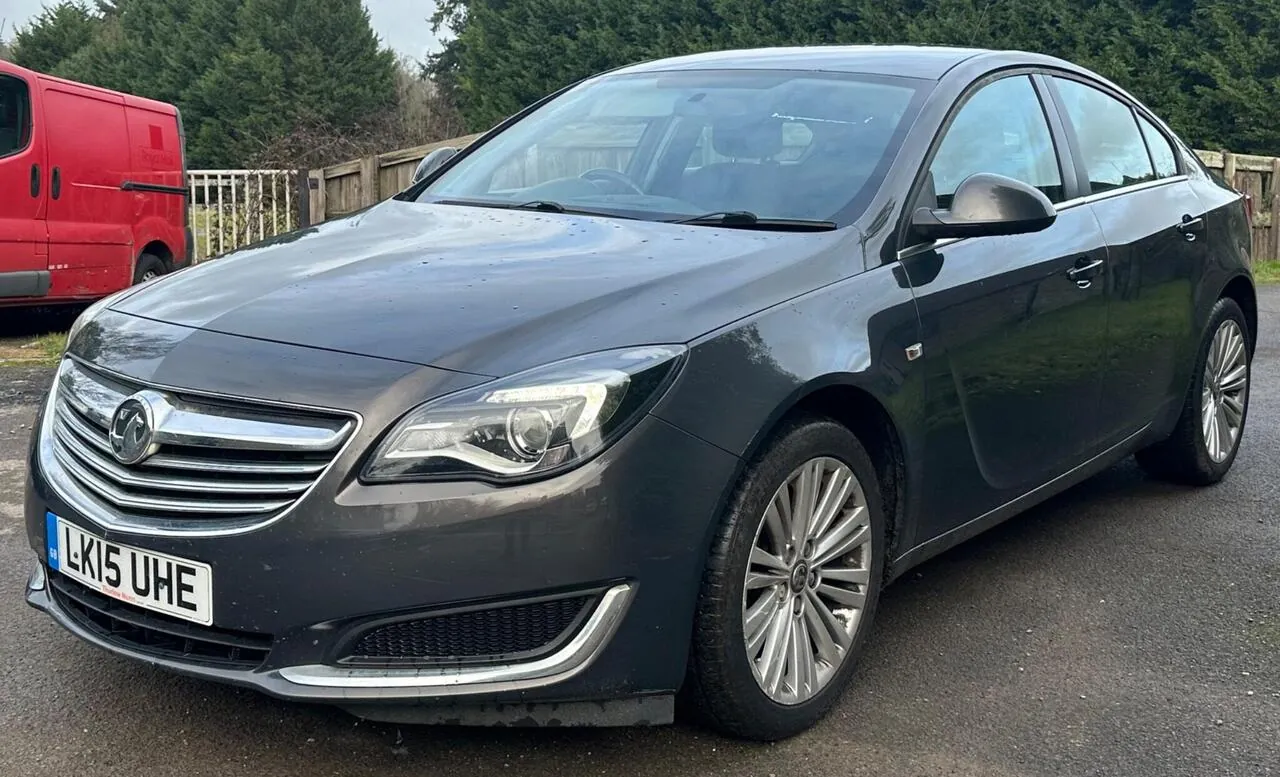 Vauxhall Insignia 2015 photo 3