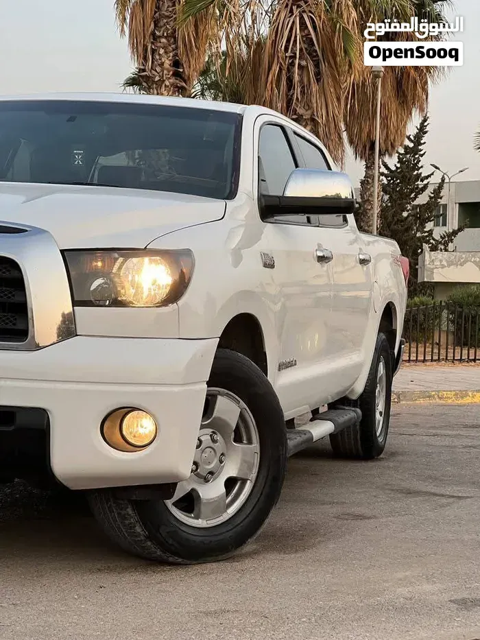 Toyota Tundra 2010 photo 3