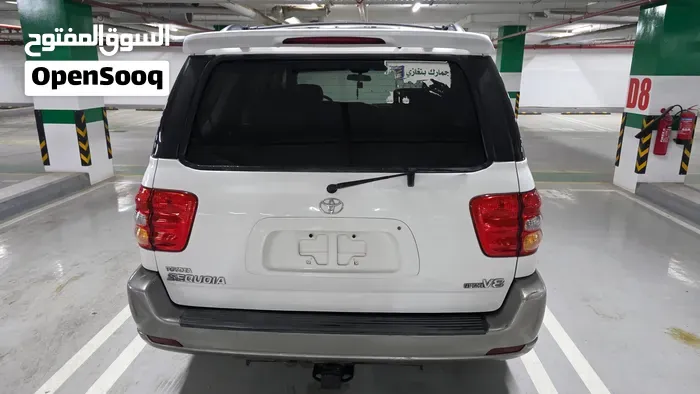 Toyota Sequoia 2004 photo 3