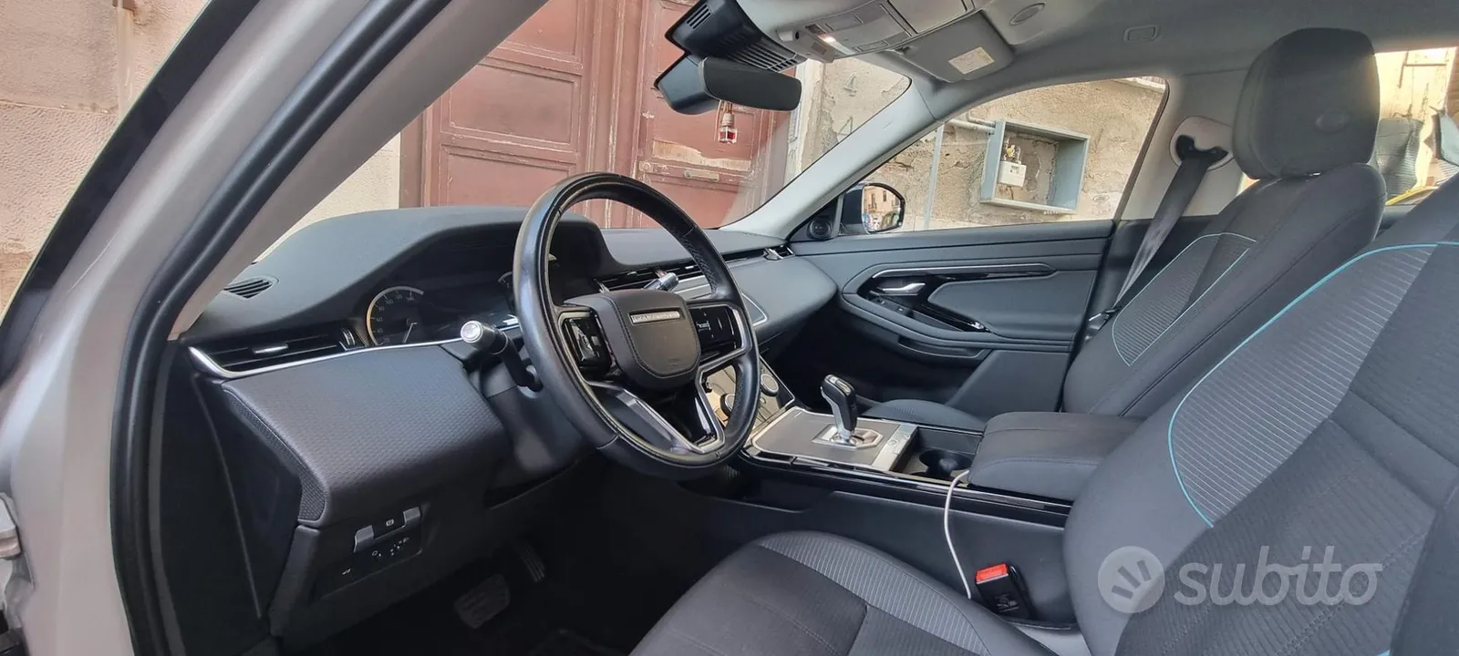 Land Rover Range Rover Evoque 2021 photo 2