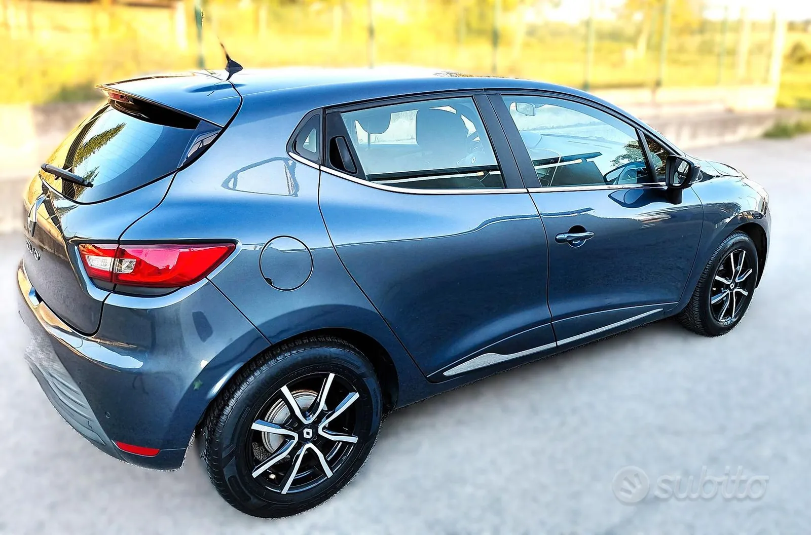 Renault Clio 2017 photo 2