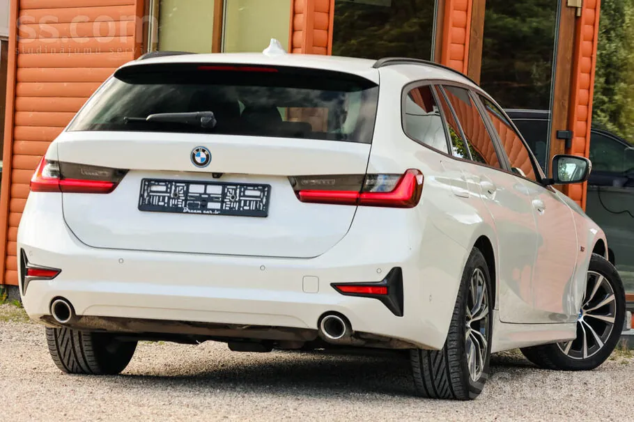 BMW 320 2022 photo 3