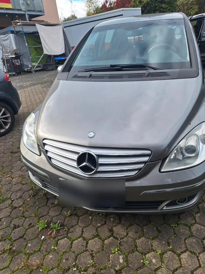 Mercedes-Benz B200