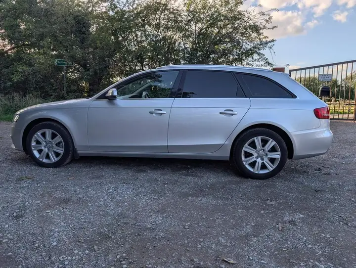 Audi A4 Avant 2011 photo 3
