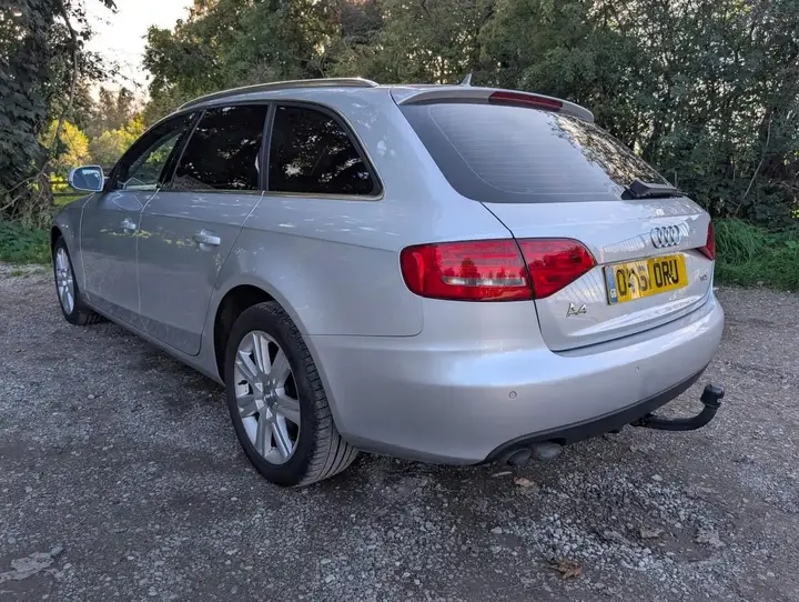Audi A4 Avant 2011 photo 4