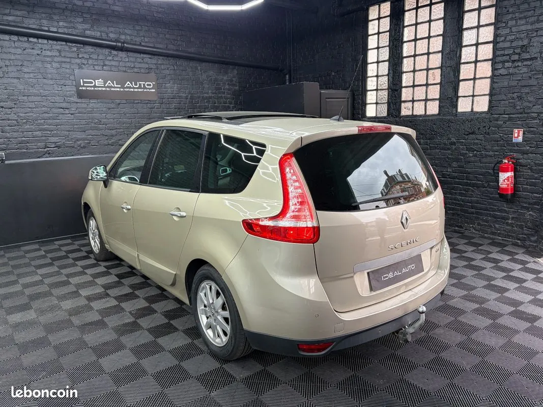 Renault Grand Scenic 2010 photo 3