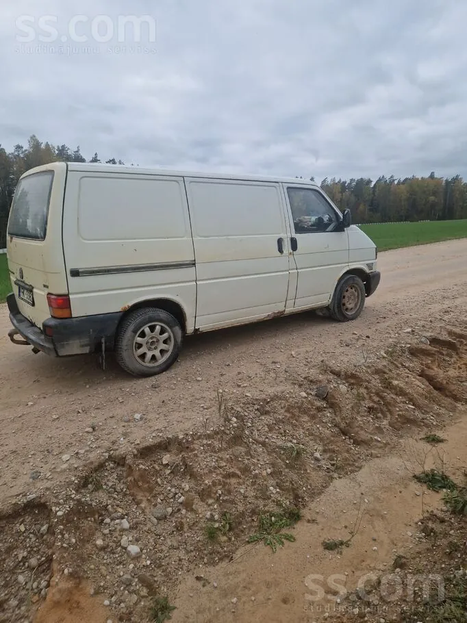 Volkswagen T4 1998 photo 3