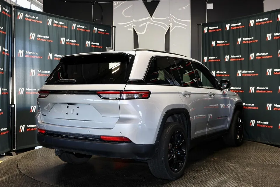 Jeep Grand Cherokee 2022 photo 4