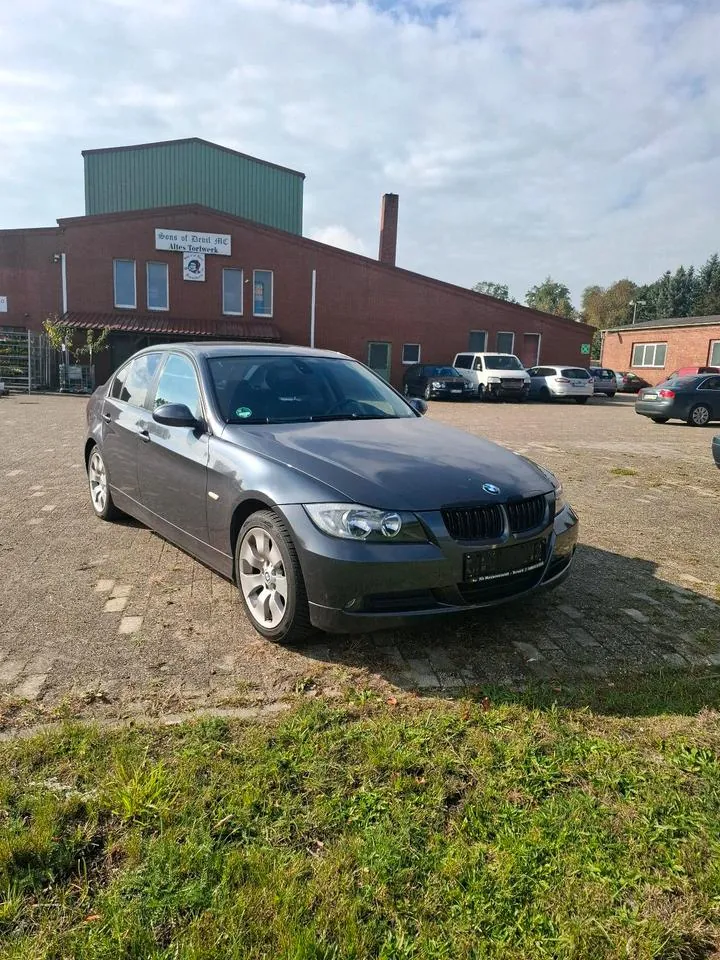 BMW 318I E90