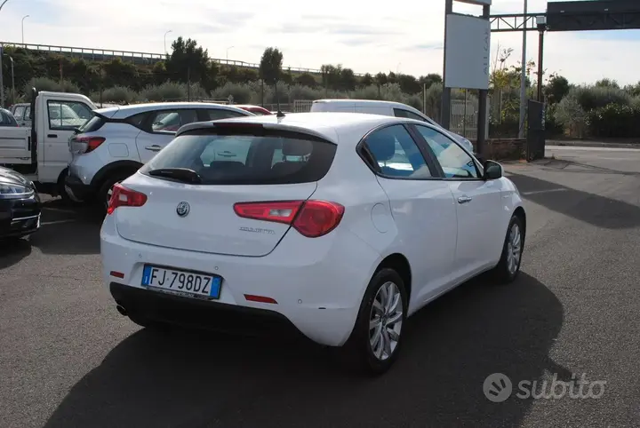 Alfa Romeo Giulietta 2017 photo 3