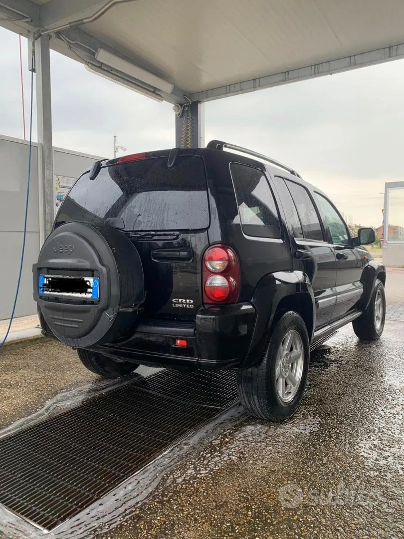 Jeep Cherokee 2006 photo 3
