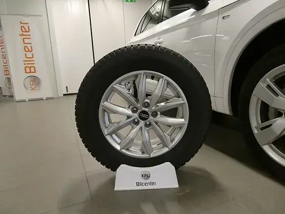 Audi Q5 2023 photo 2
