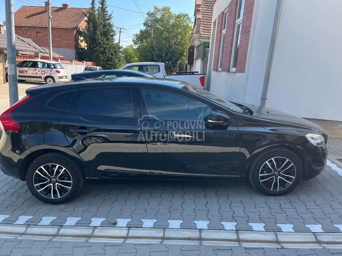 Volvo V40 2018 photo 2
